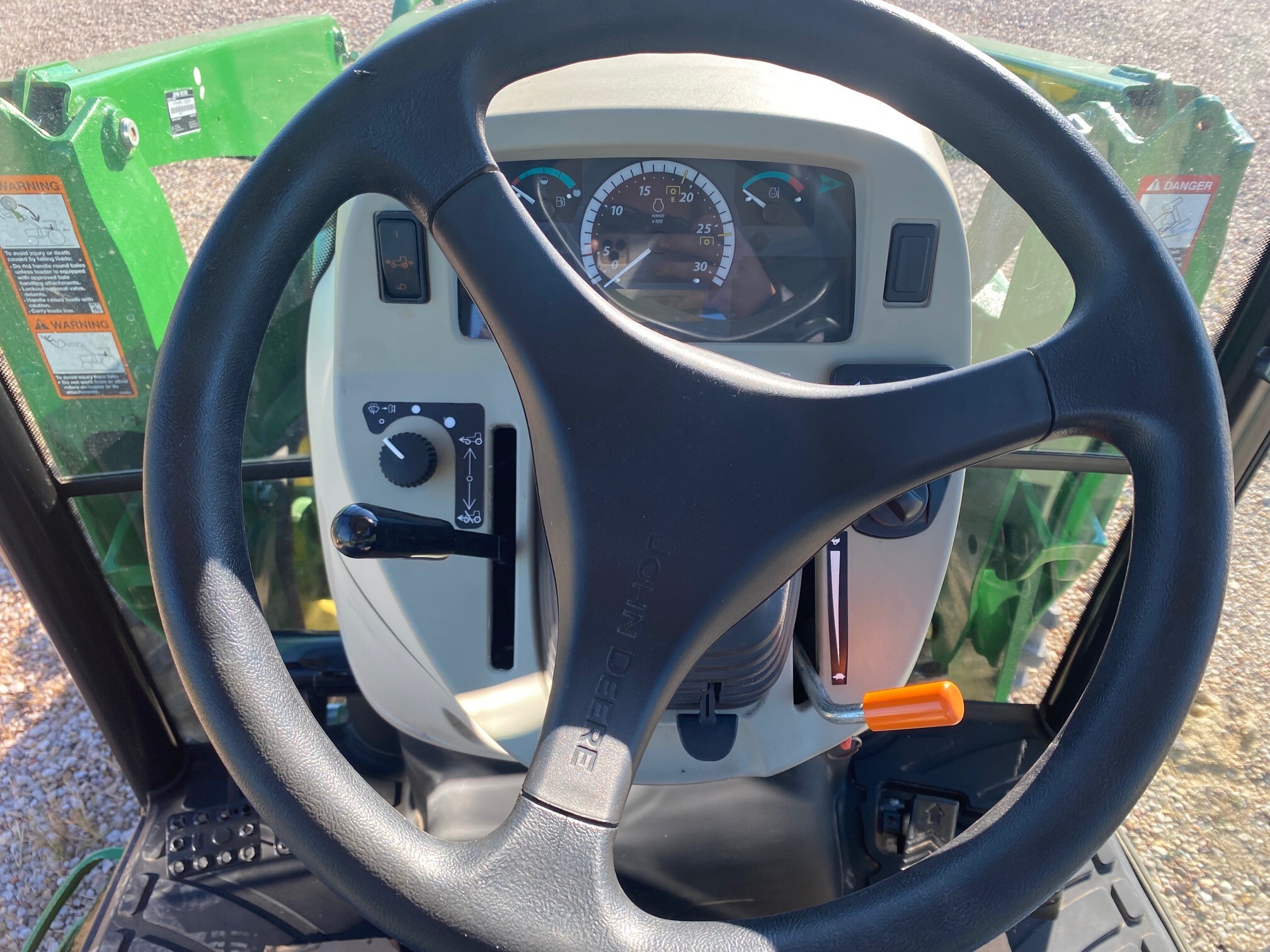 2019 John Deere 4044R Image 3