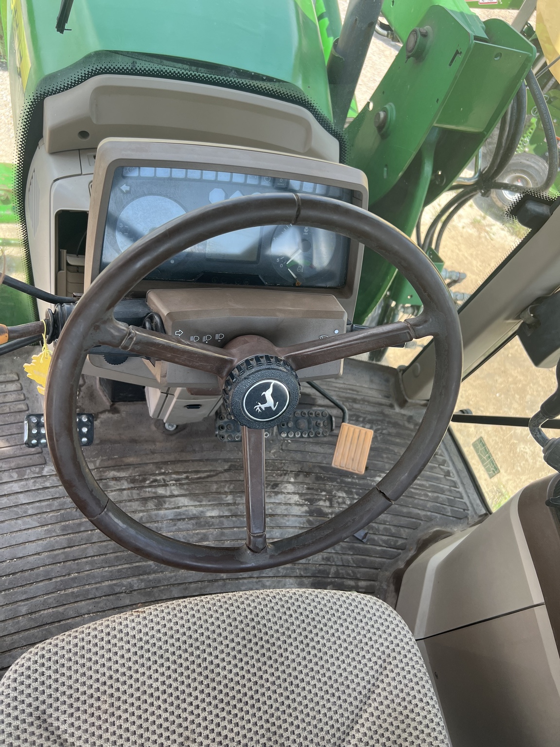 2002 John Deere 6320 Image 4