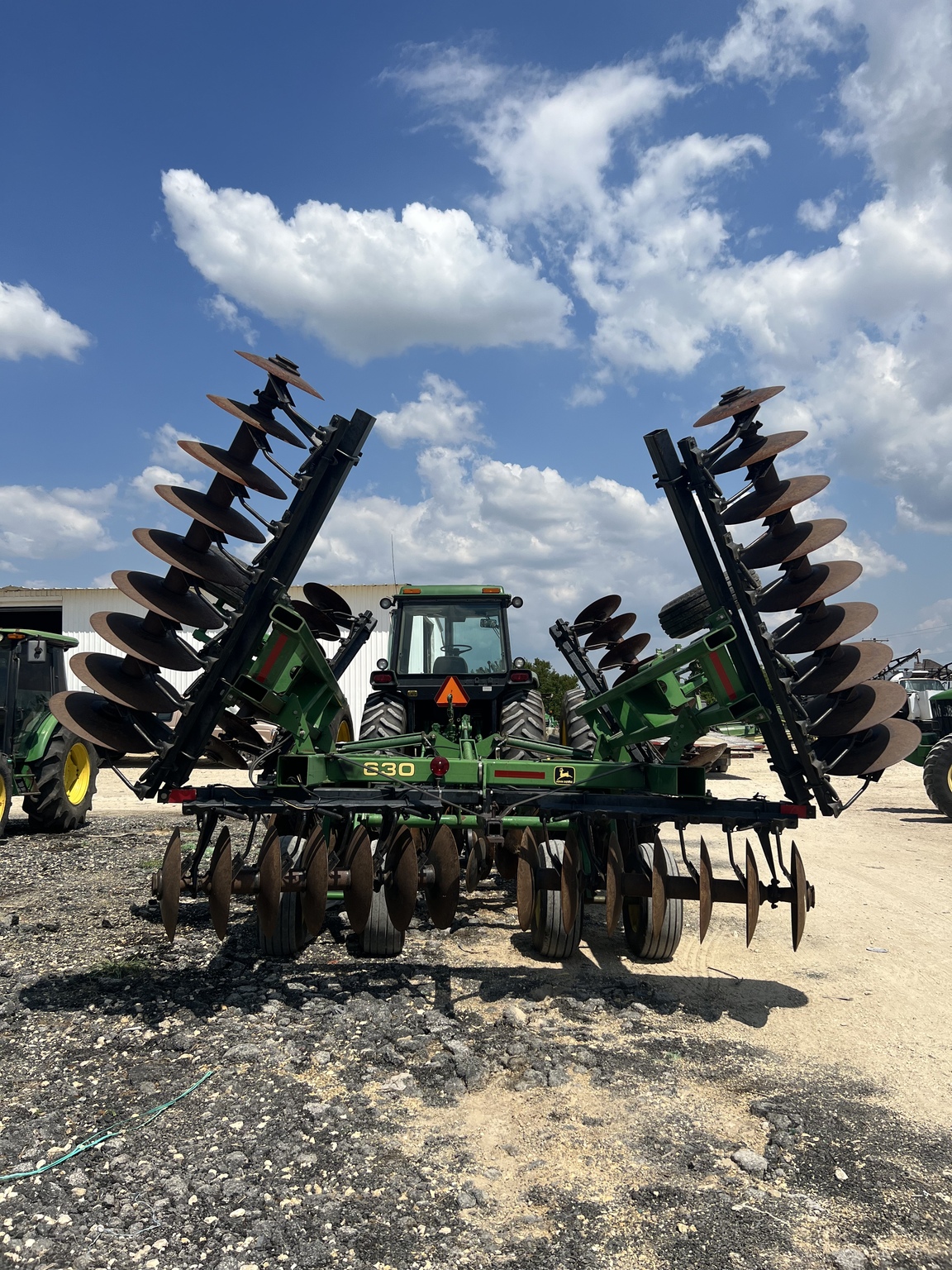 John Deere 630 Image 2