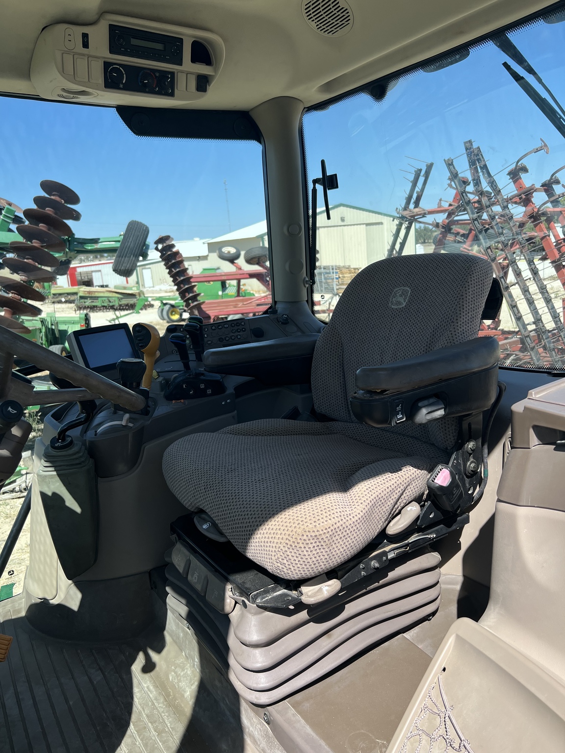 2013 John Deere 6150R Image 4
