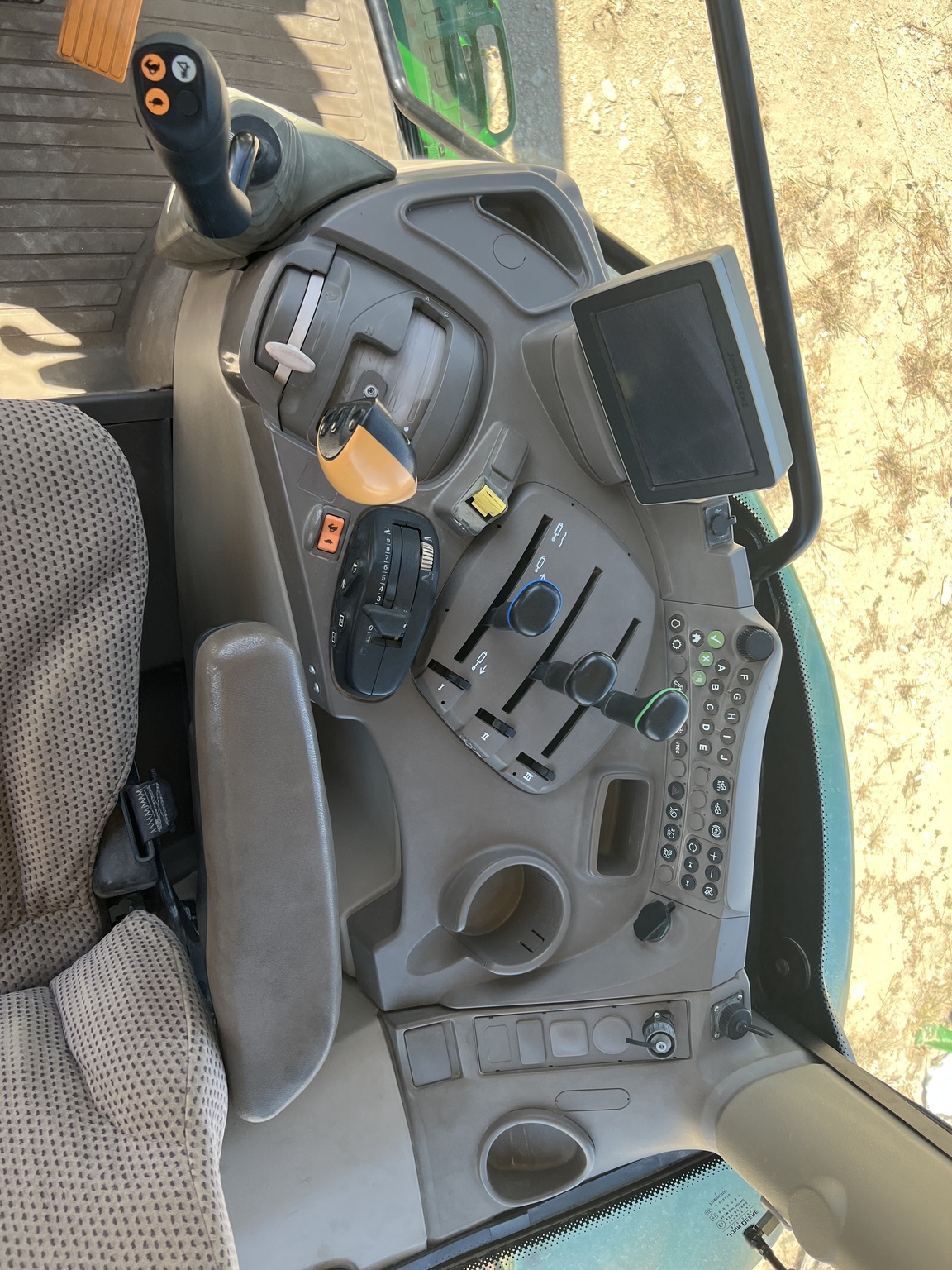 2013 John Deere 6150R Image 5