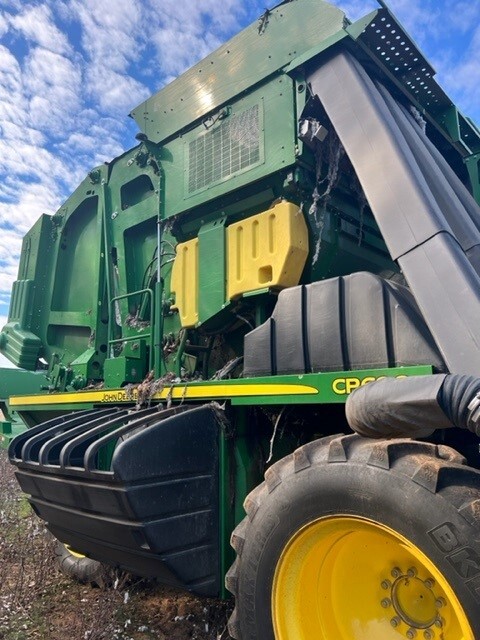 2018 John Deere CP690 Image 4