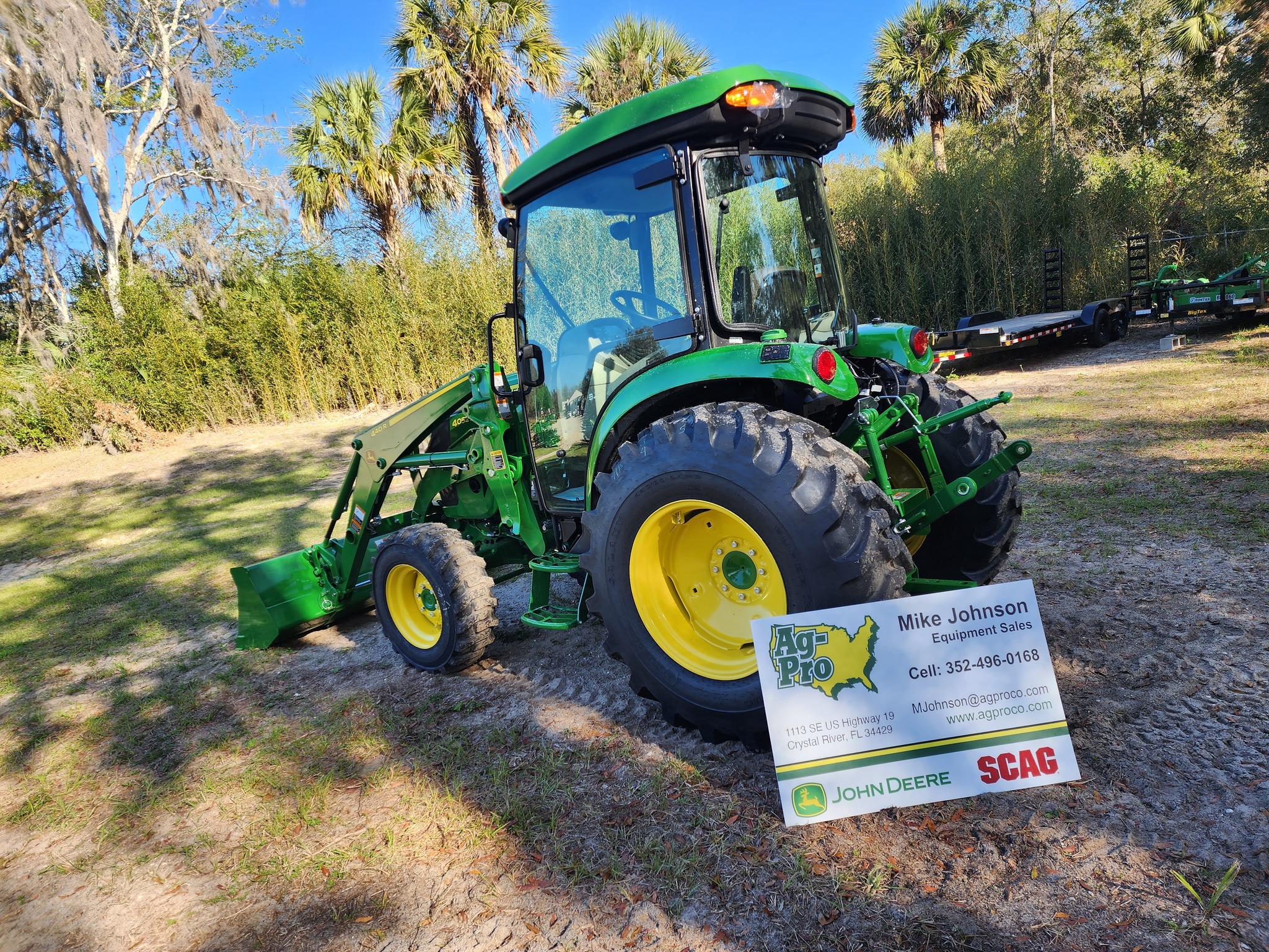 2023 John Deere 4052R Image 1