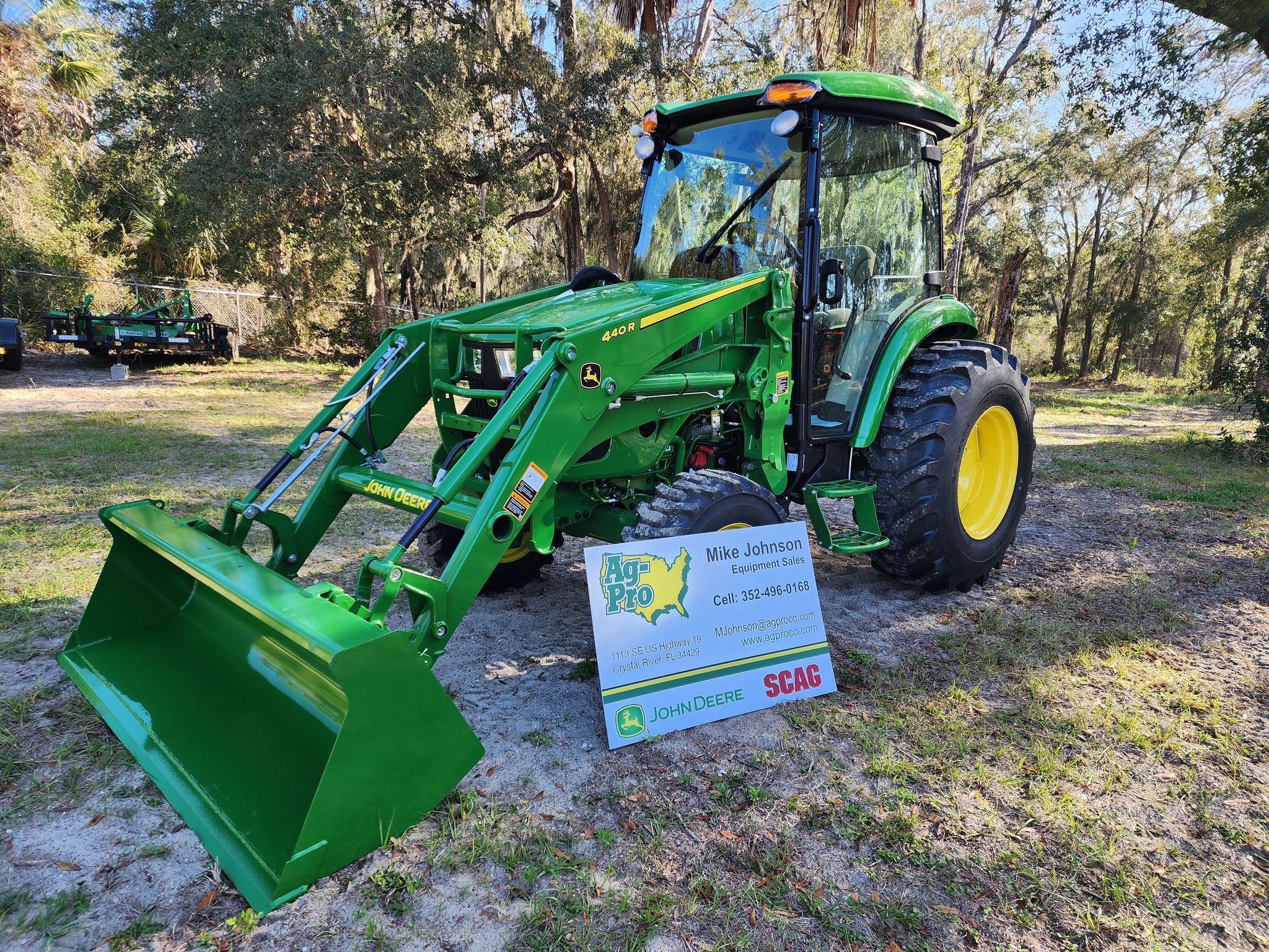 2023 John Deere 4052R Image 2