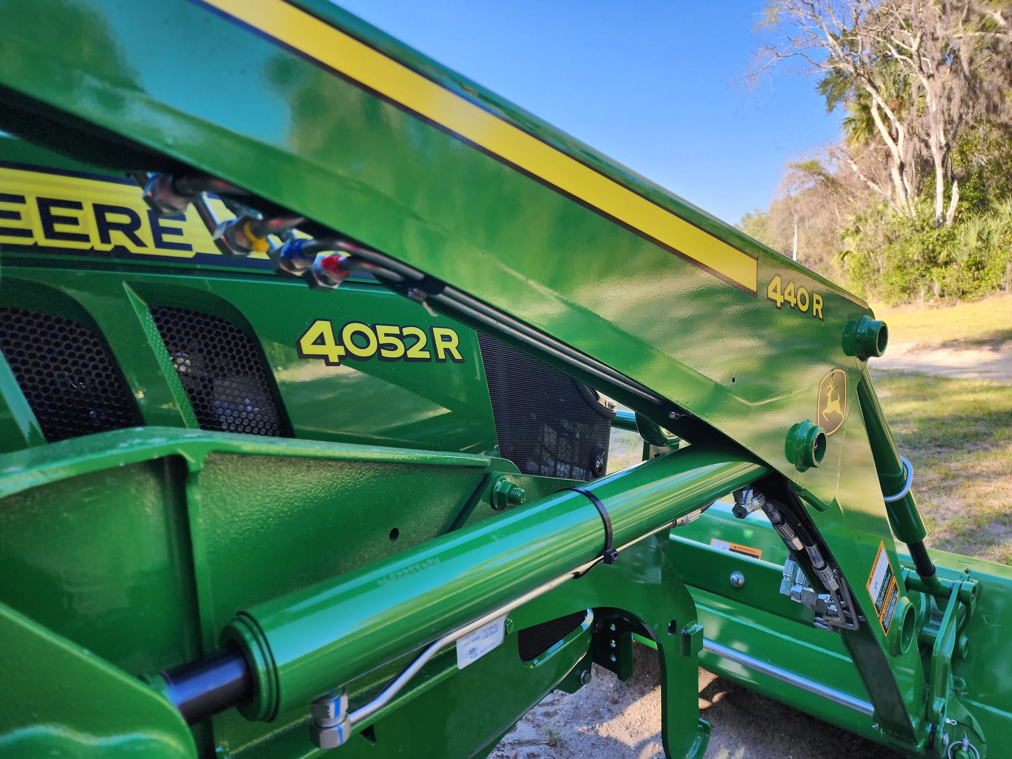 2023 John Deere 4052R Image 5
