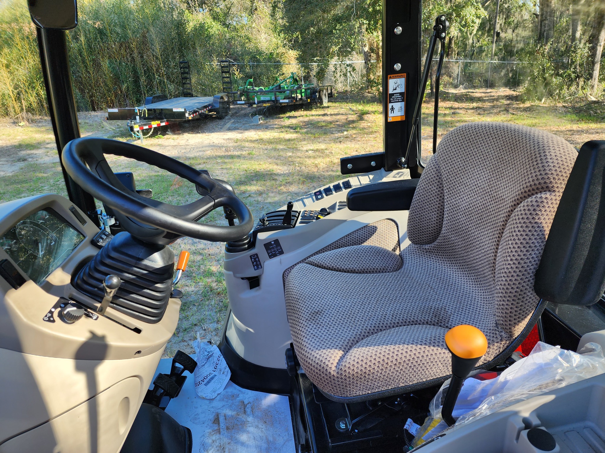 2023 John Deere 4052R Image 7