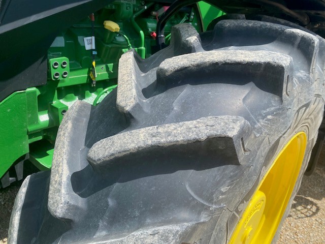  2023 John Deere 8R 280 at Heritage Tractor in Mendota, IL