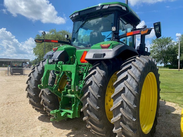  2023 John Deere 8R 280 at Heritage Tractor in Mendota, IL