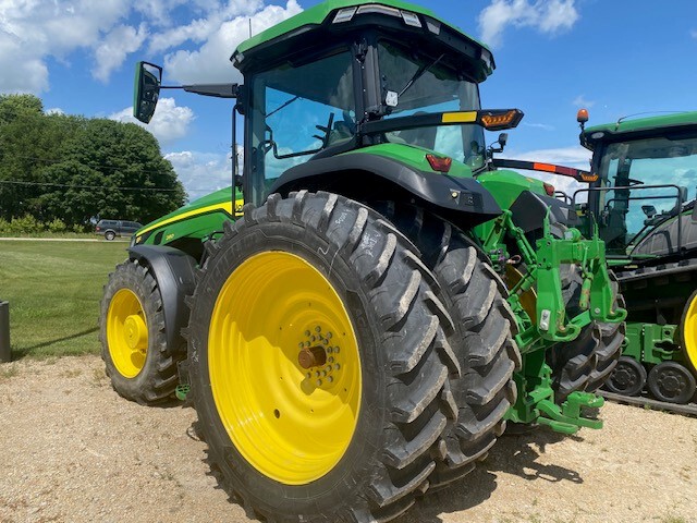  2023 John Deere 8R 280 at Heritage Tractor in Mendota, IL