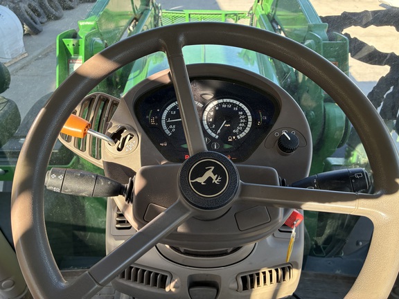 2020 John Deere 6155R (6th thumbnail)