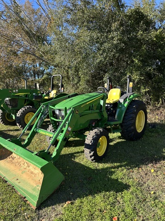 2022 John Deere 4044M Photo 2