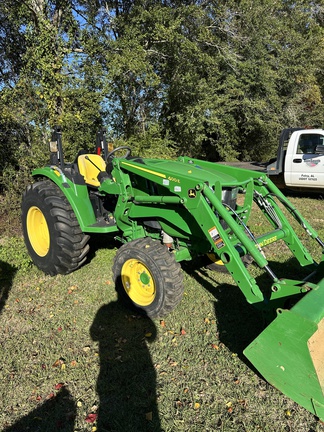 2022 John Deere 4044M Photo 3