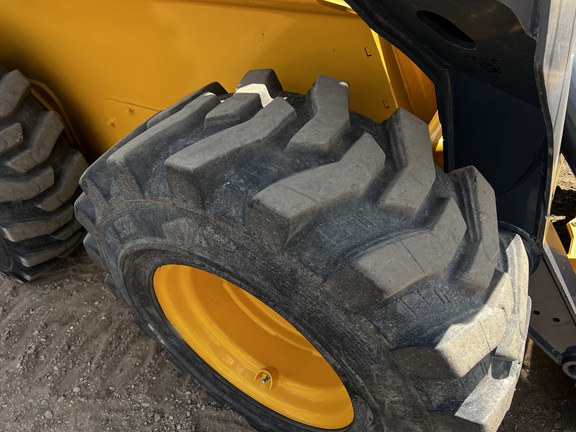 2022 John Deere 330G - Photo12