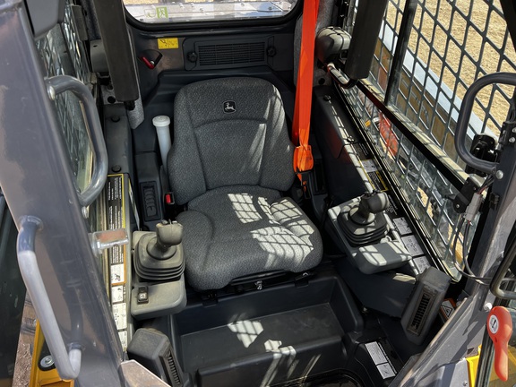 2022 John Deere 330G - Photo23