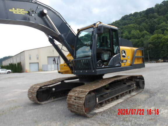 Photo of a 2024 John Deere 250P