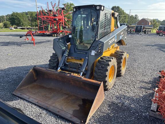 Photo of a 2022 John Deere 332G