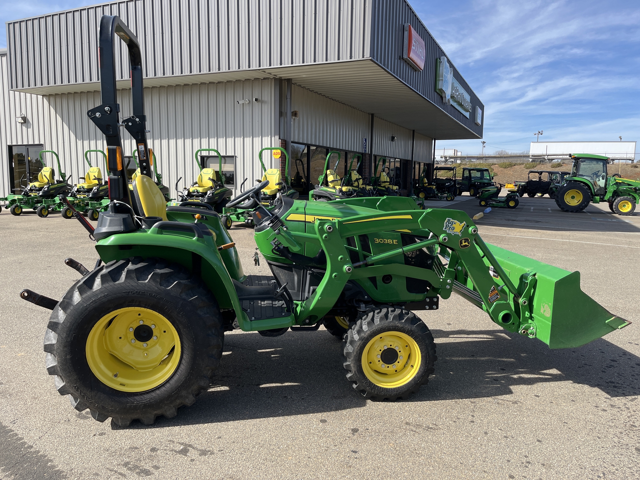 2021 John Deere 3038E Image 1