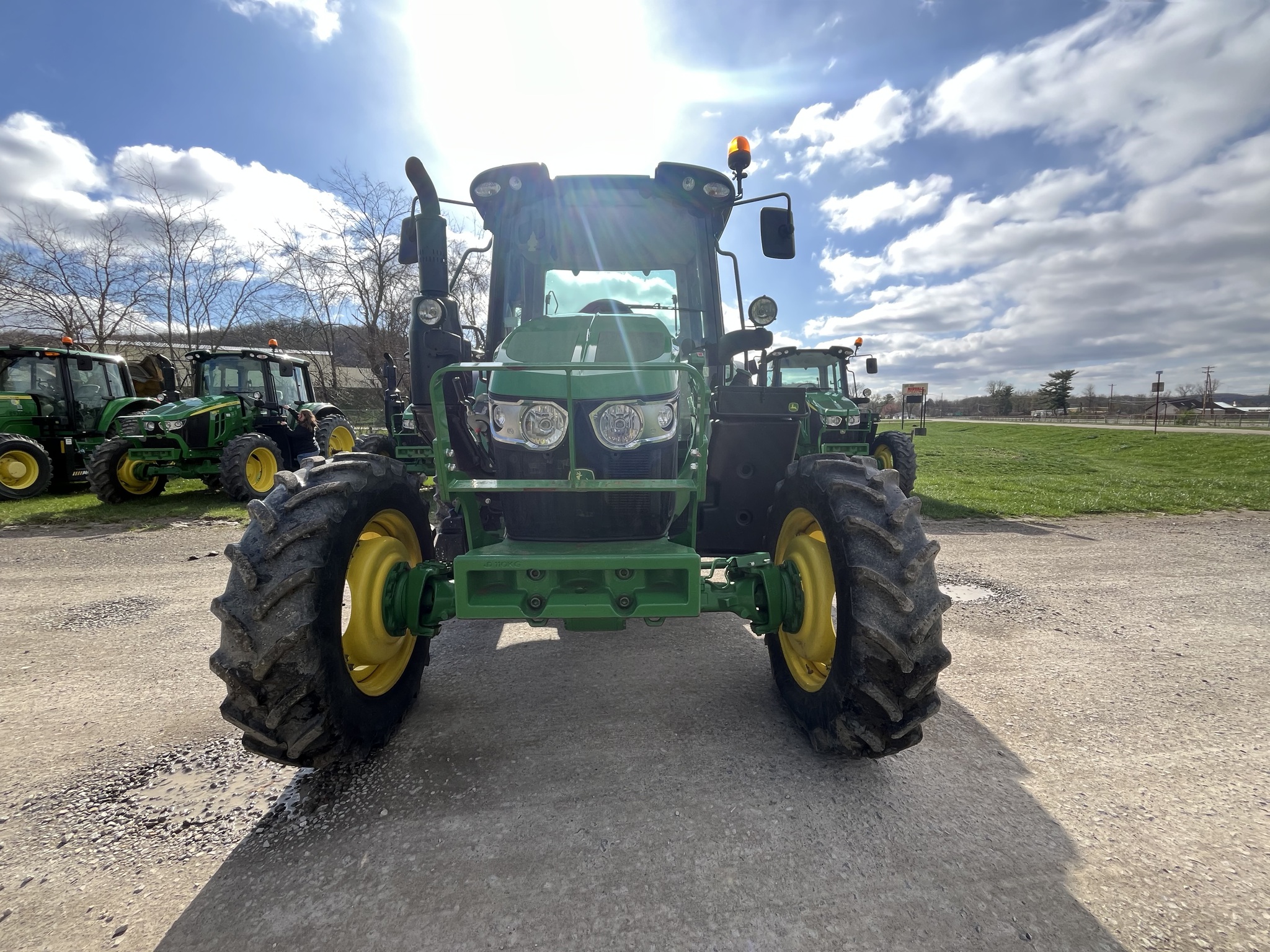 2022 John Deere 6110M Image 3