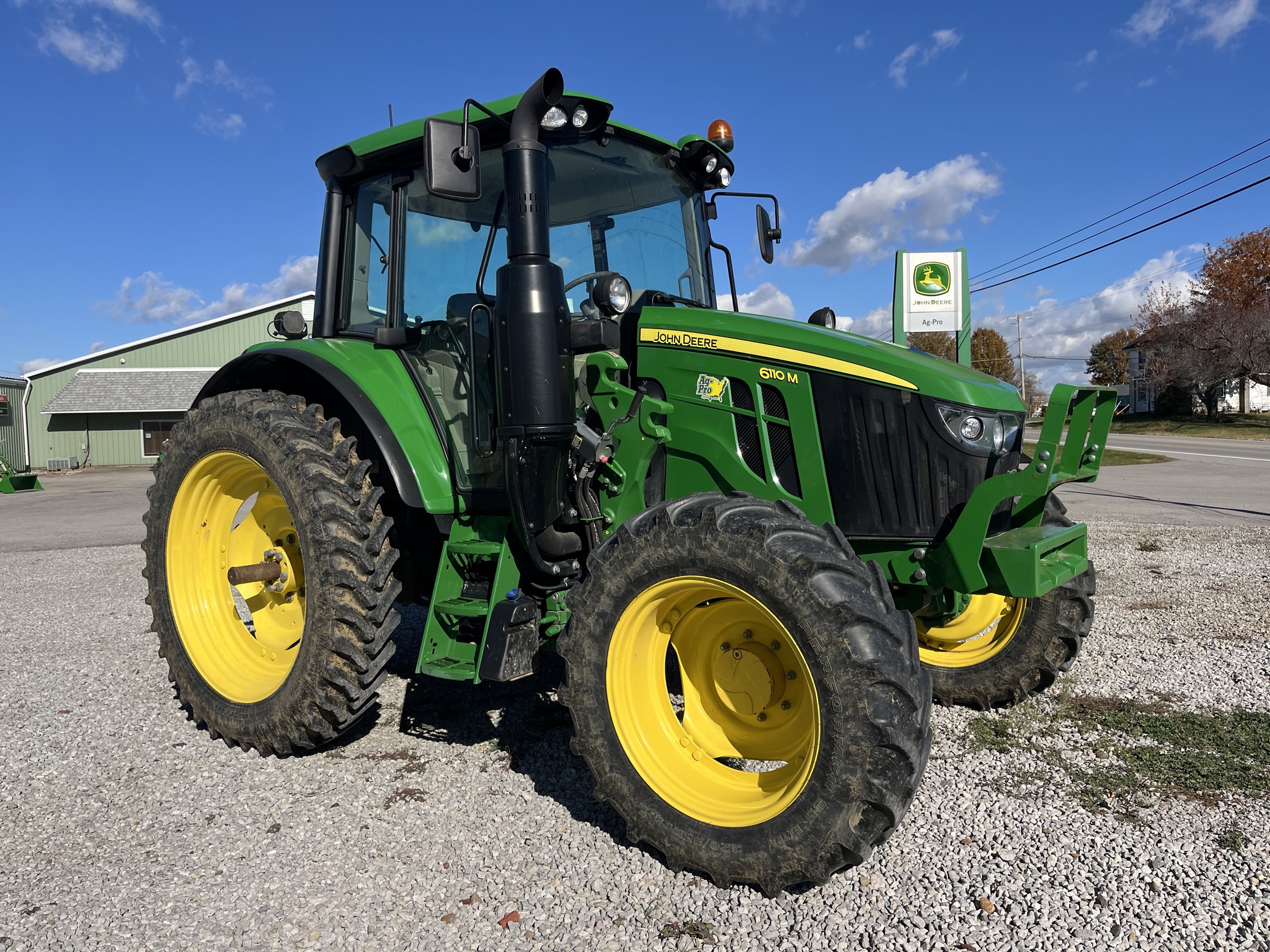 2022 John Deere 6110M Image 1