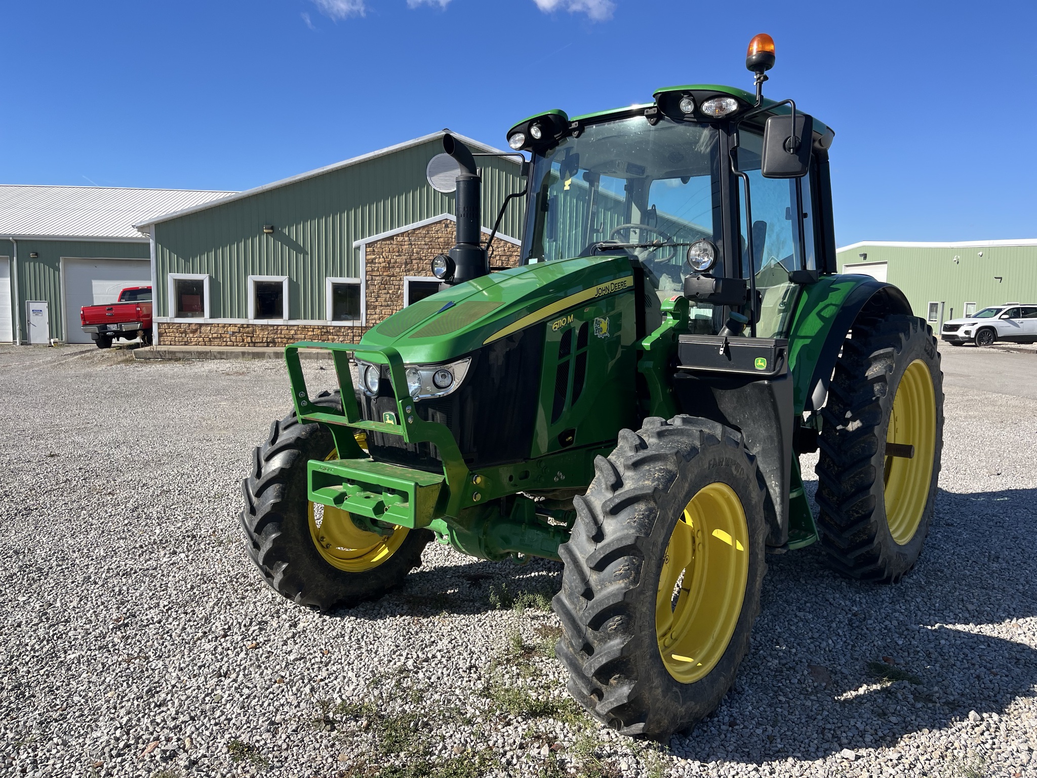 2022 John Deere 6110M Image 2