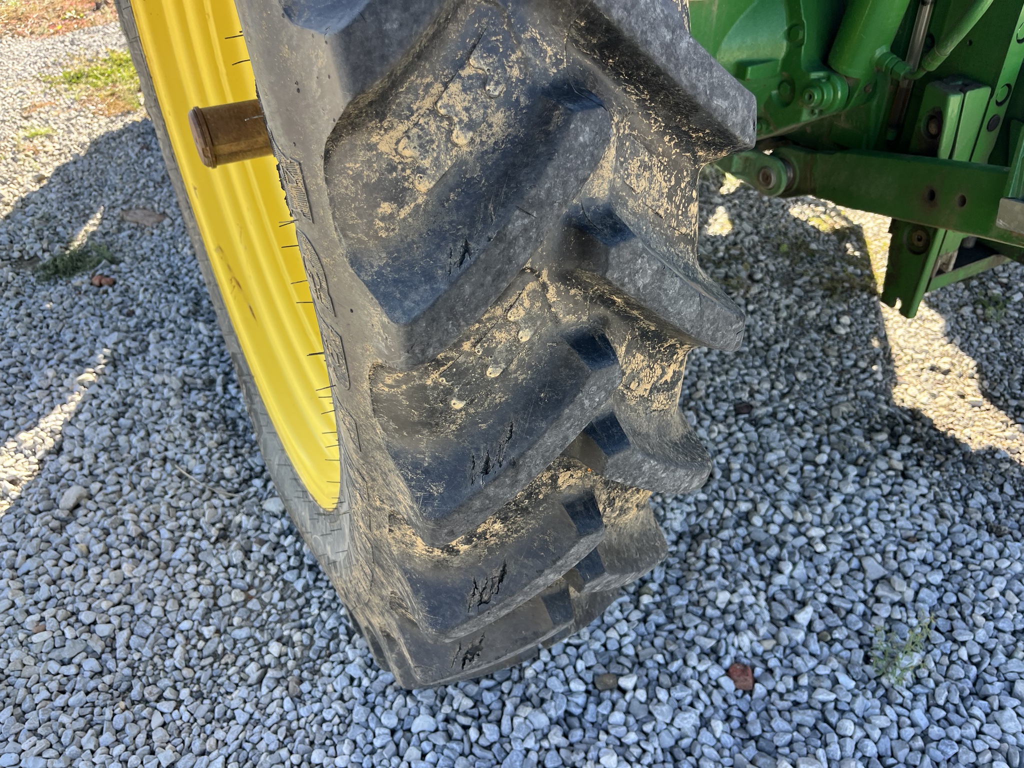 2022 John Deere 6110M Image 16