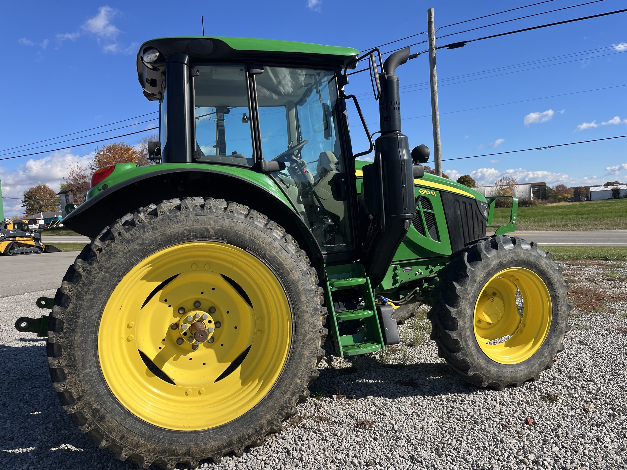 2022 John Deere 6110M Image 17