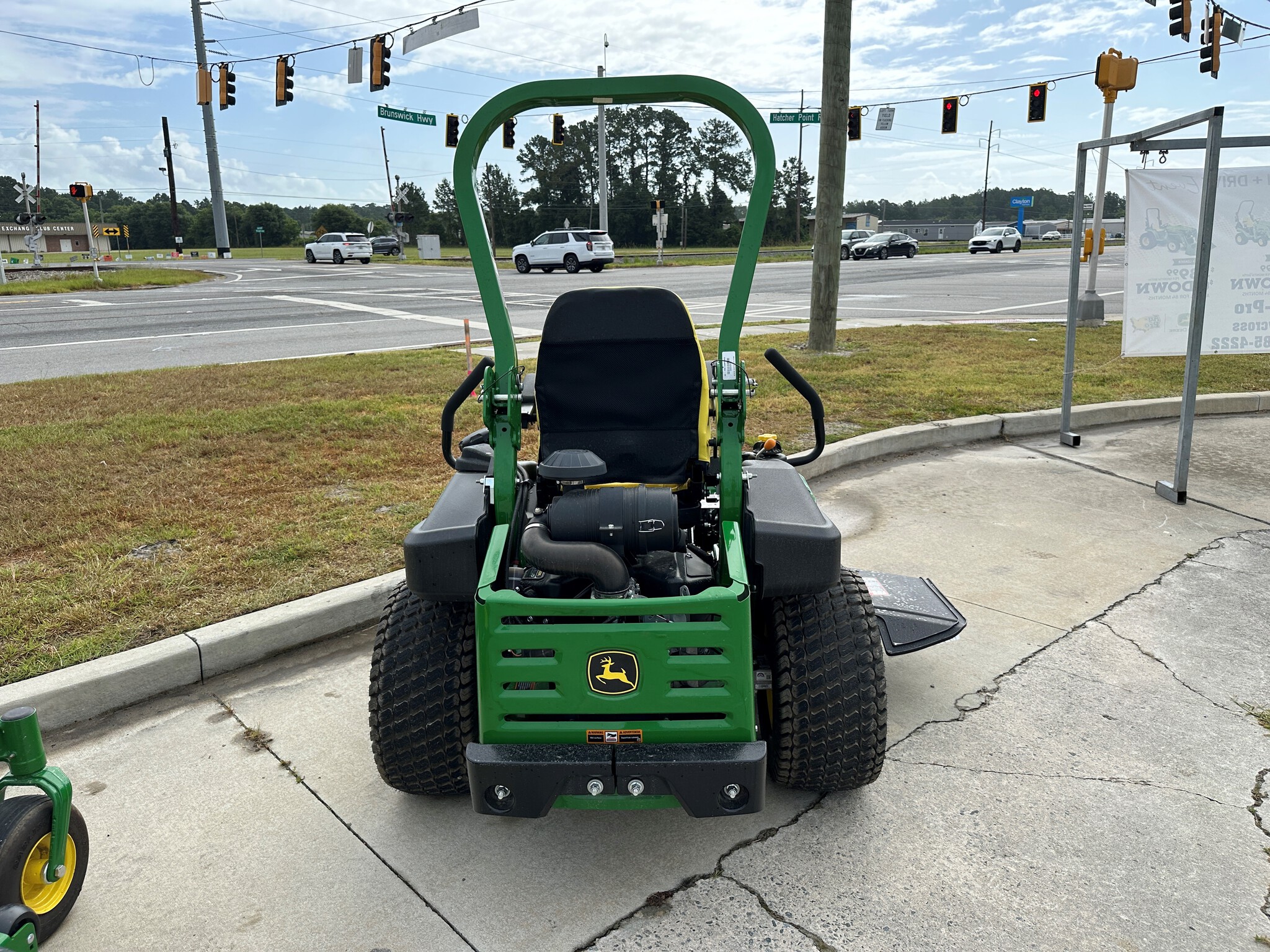 2025 John Deere Z930M Image 6