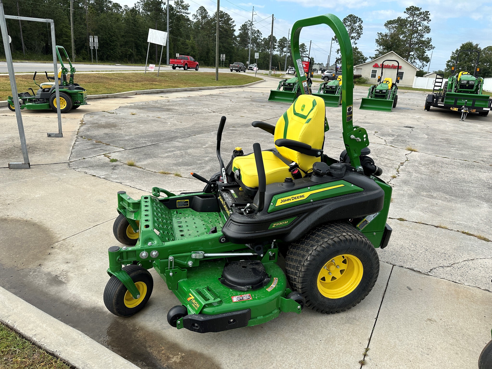 2025 John Deere Z930M Image 7