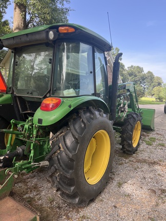 2019 John Deere 5075E Photo 4