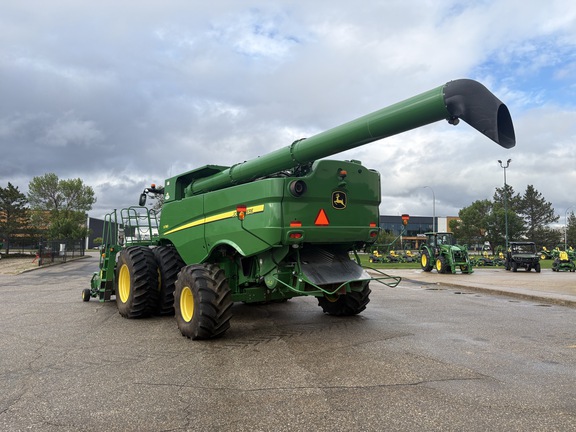 Used 2018 John Deere S780 Combines at Horizon Ag & Turf in Edmonton West, AB - Photo8