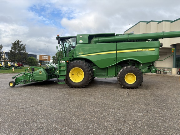 Used 2018 John Deere S780 Combines at Horizon Ag & Turf in Edmonton West, AB - Photo9