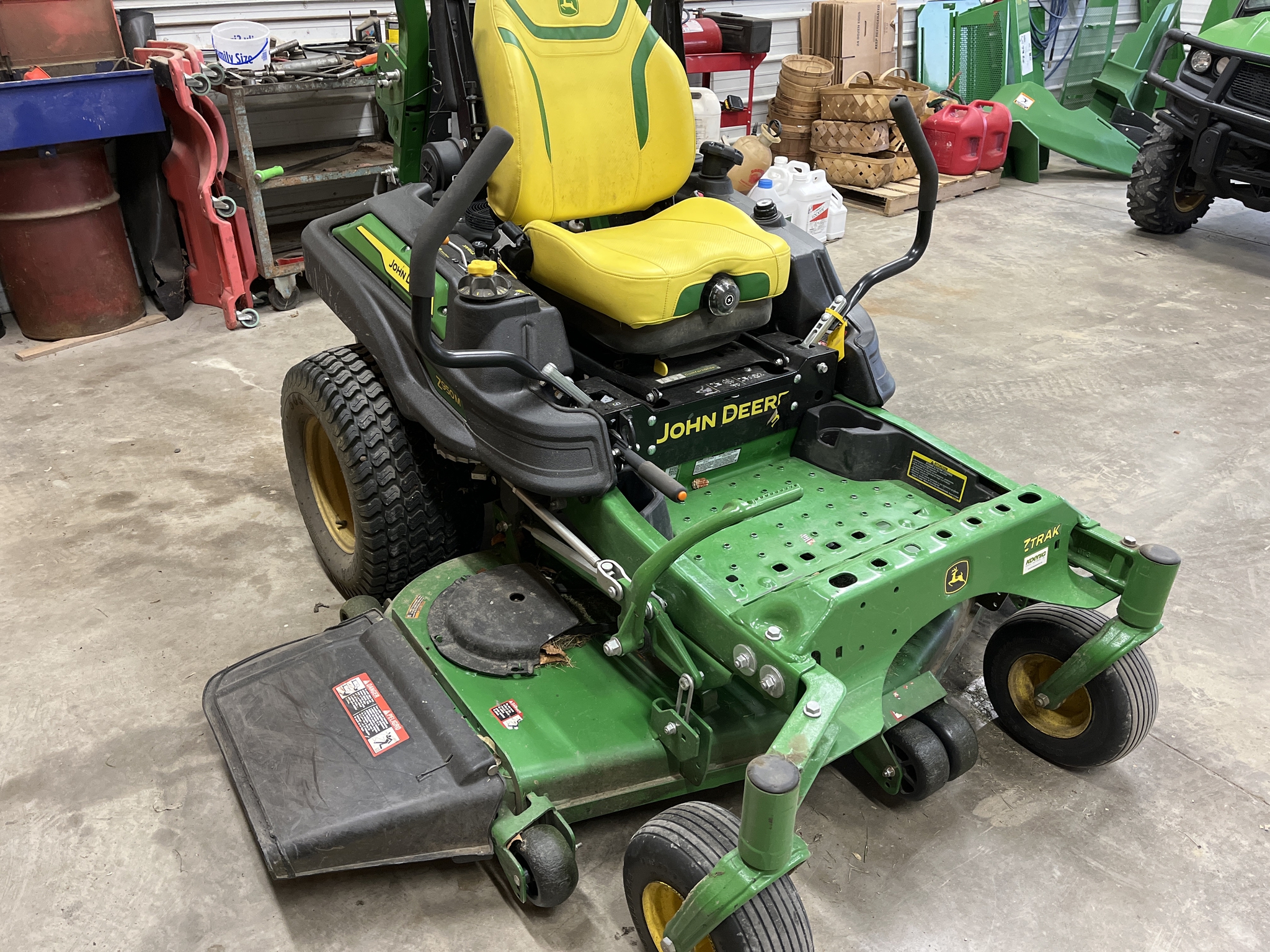 Used 2022 John Deere Z950M Zero Turn Mowers at Koenig Equipment in Urbana, OH - PhotoXL6