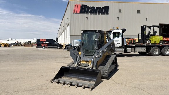 Photo of a 2021 John Deere 331G