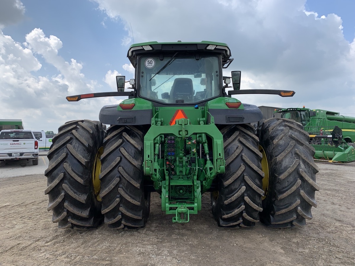 2022 John Deere 8R 310 Image 6