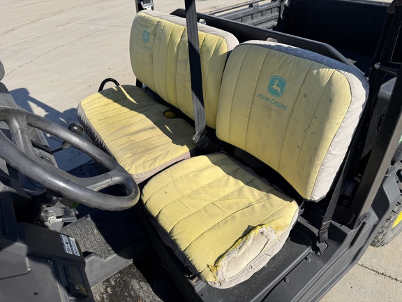 2022 John Deere XUV 835M - Photo19