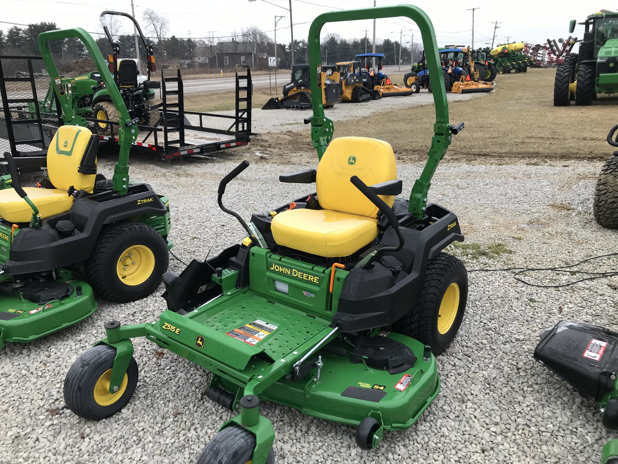 2024 John Deere Z515E Image 2