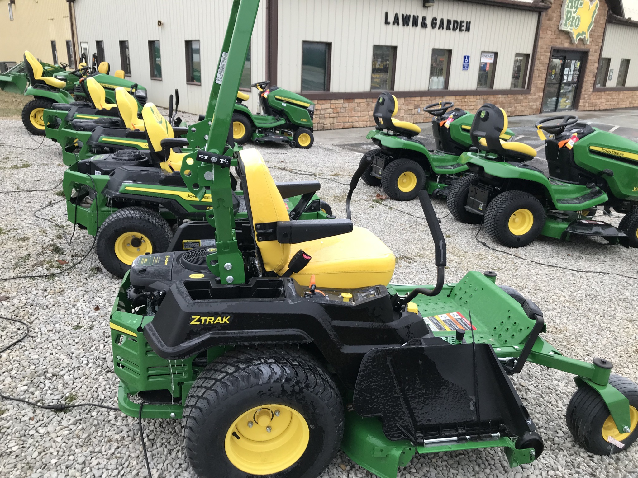 2024 John Deere Z515E Image 7
