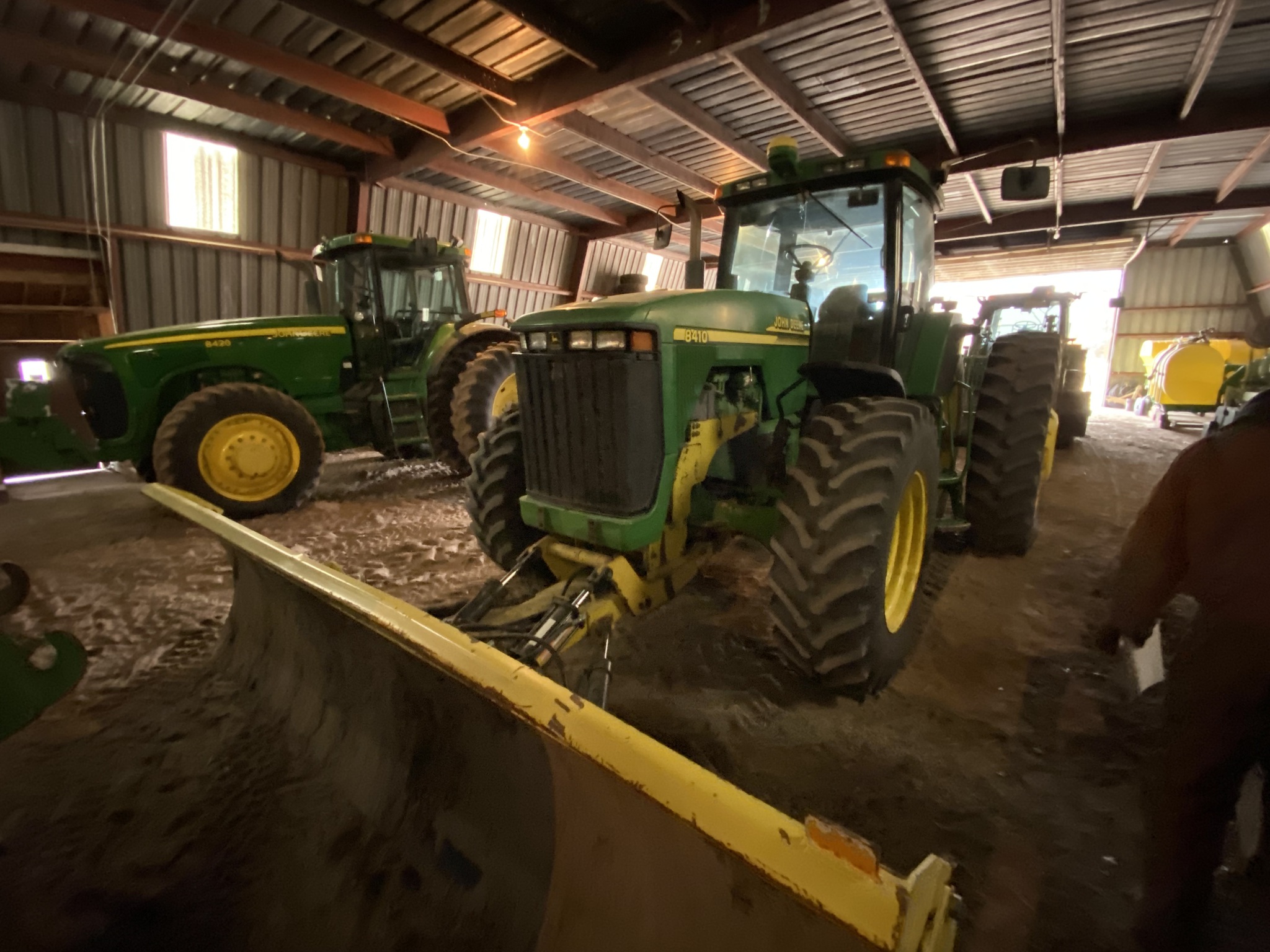 2000 John Deere 8410 Image 1