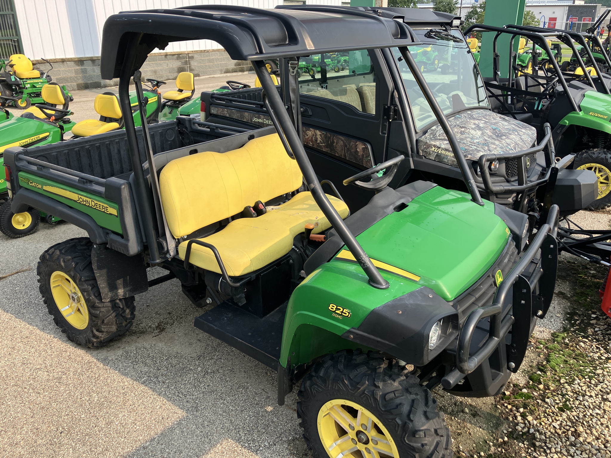 2012 John Deere XUV 825I GREEN Image 1