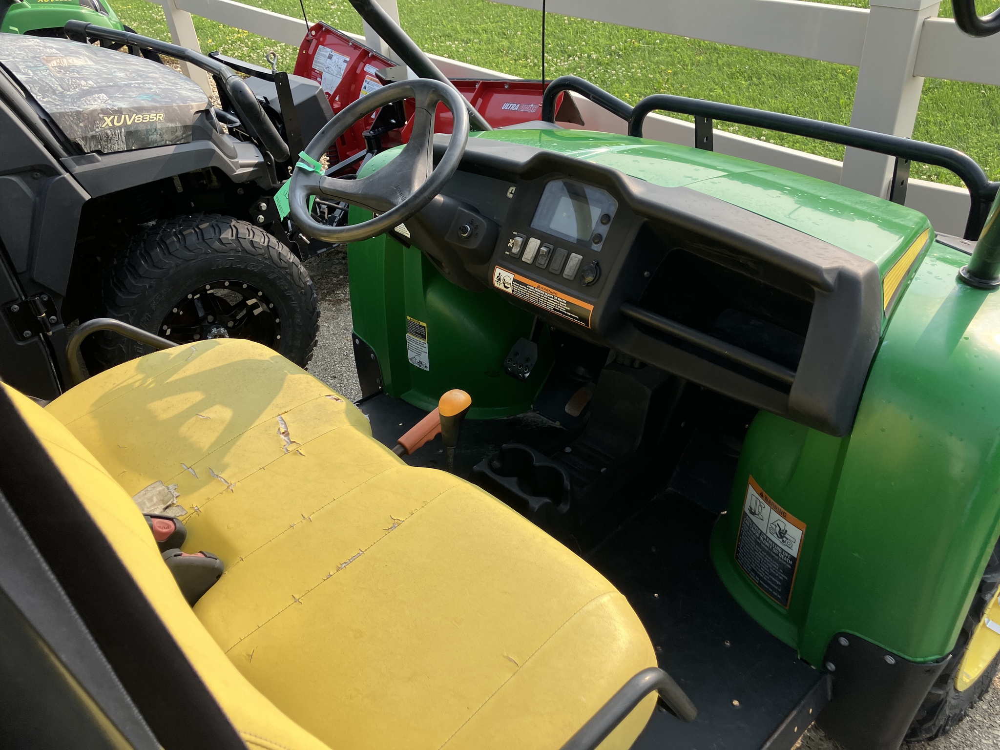 2012 John Deere XUV 825I GREEN Image 5