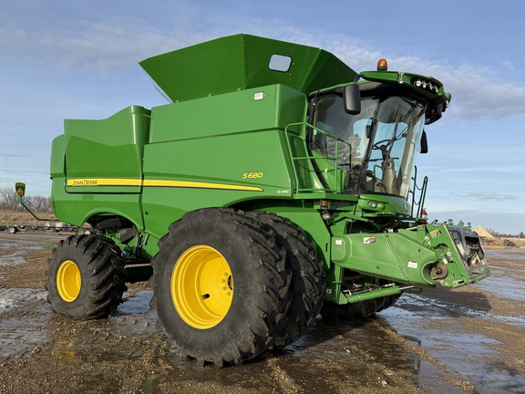  John Deere S680