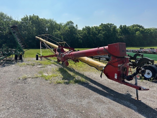   Westfield MK130-81 at Heritage Tractor in Baldwin City, KS