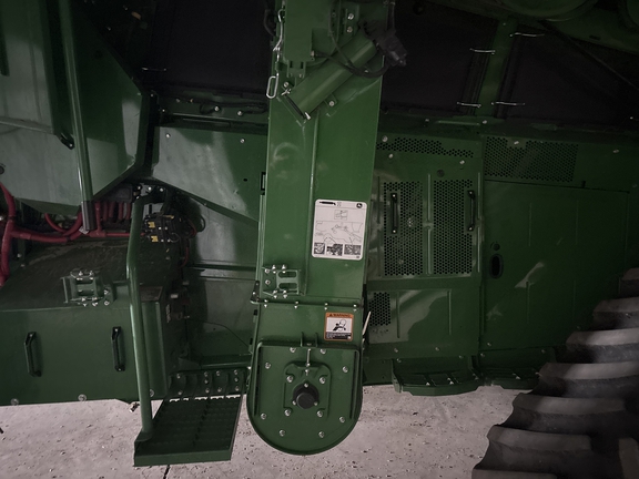 2024 John Deere X9 1100 - Photo16