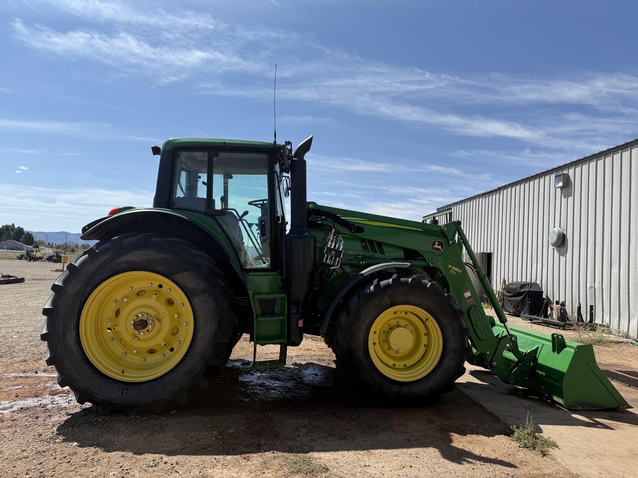 2016 John Deere 6175M Image 6