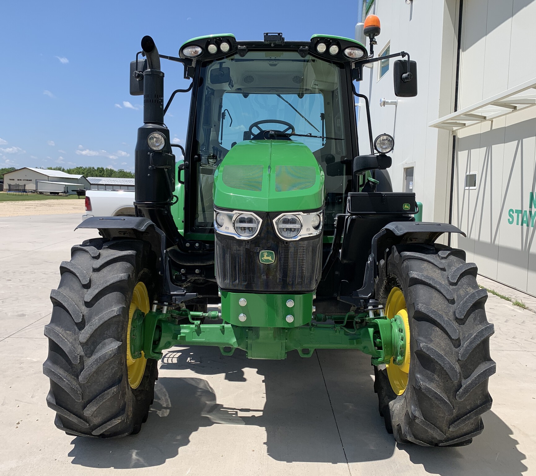 2022 John Deere 6120M Image 8