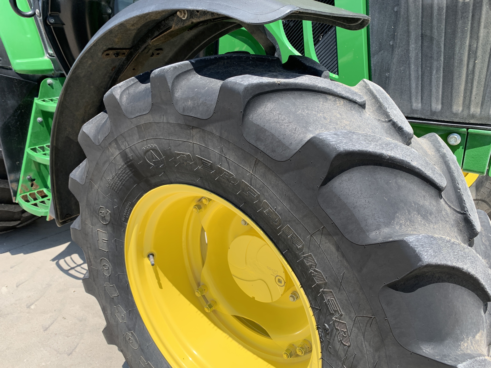 2022 John Deere 6120M Image 16