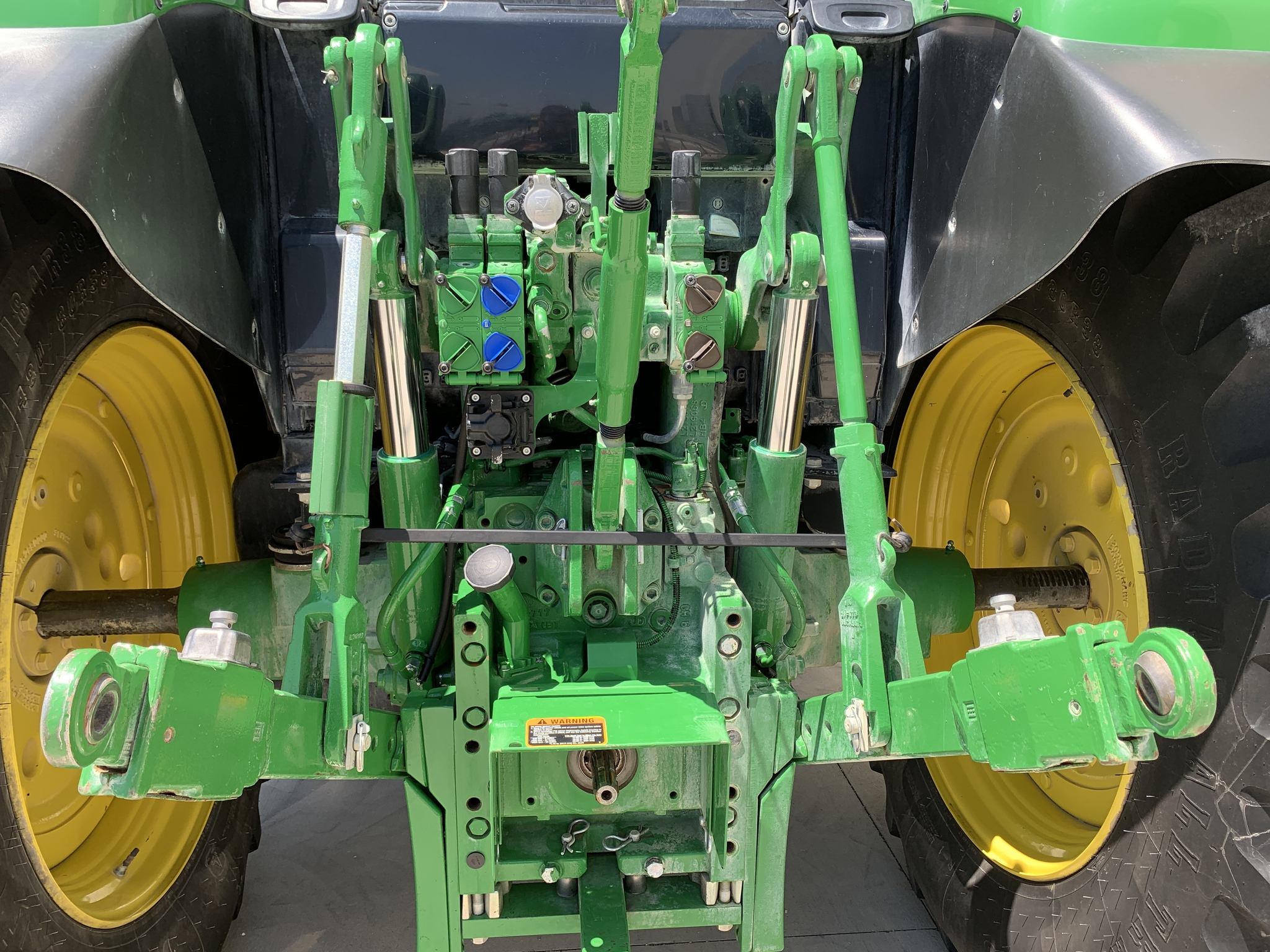 2022 John Deere 6120M Image 15