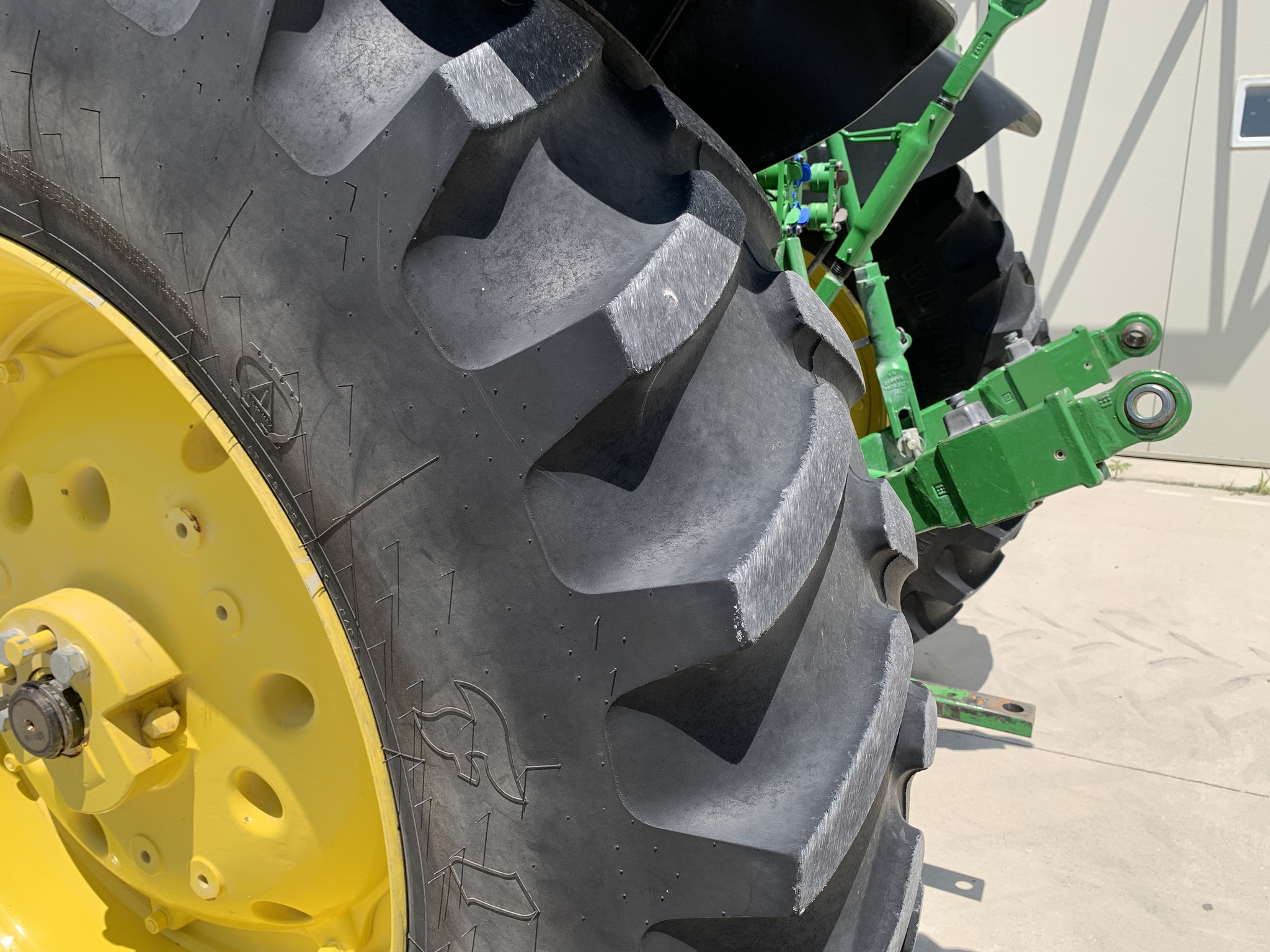 2022 John Deere 6120M Image 18