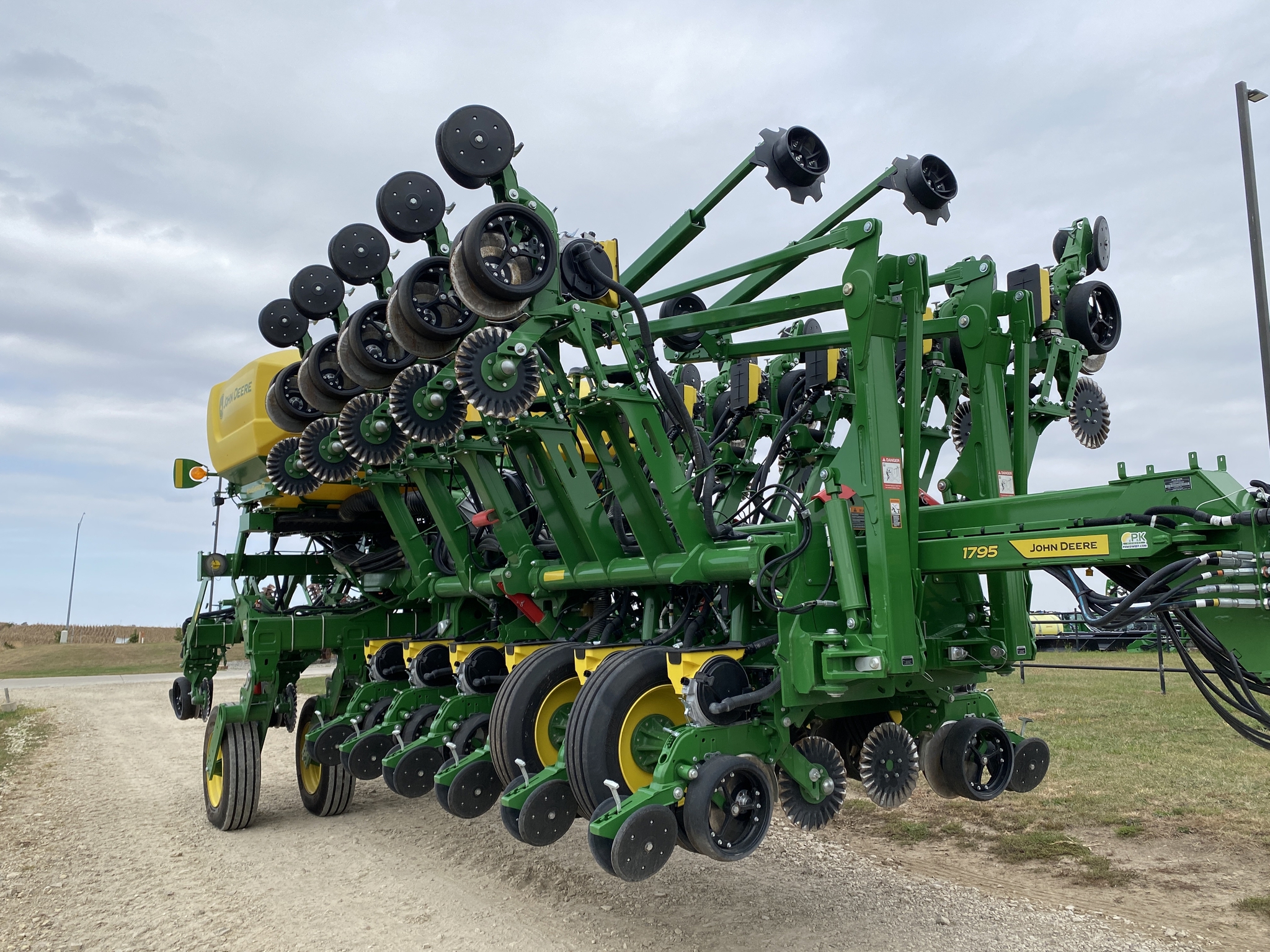 2025 John Deere 1795 Image 7