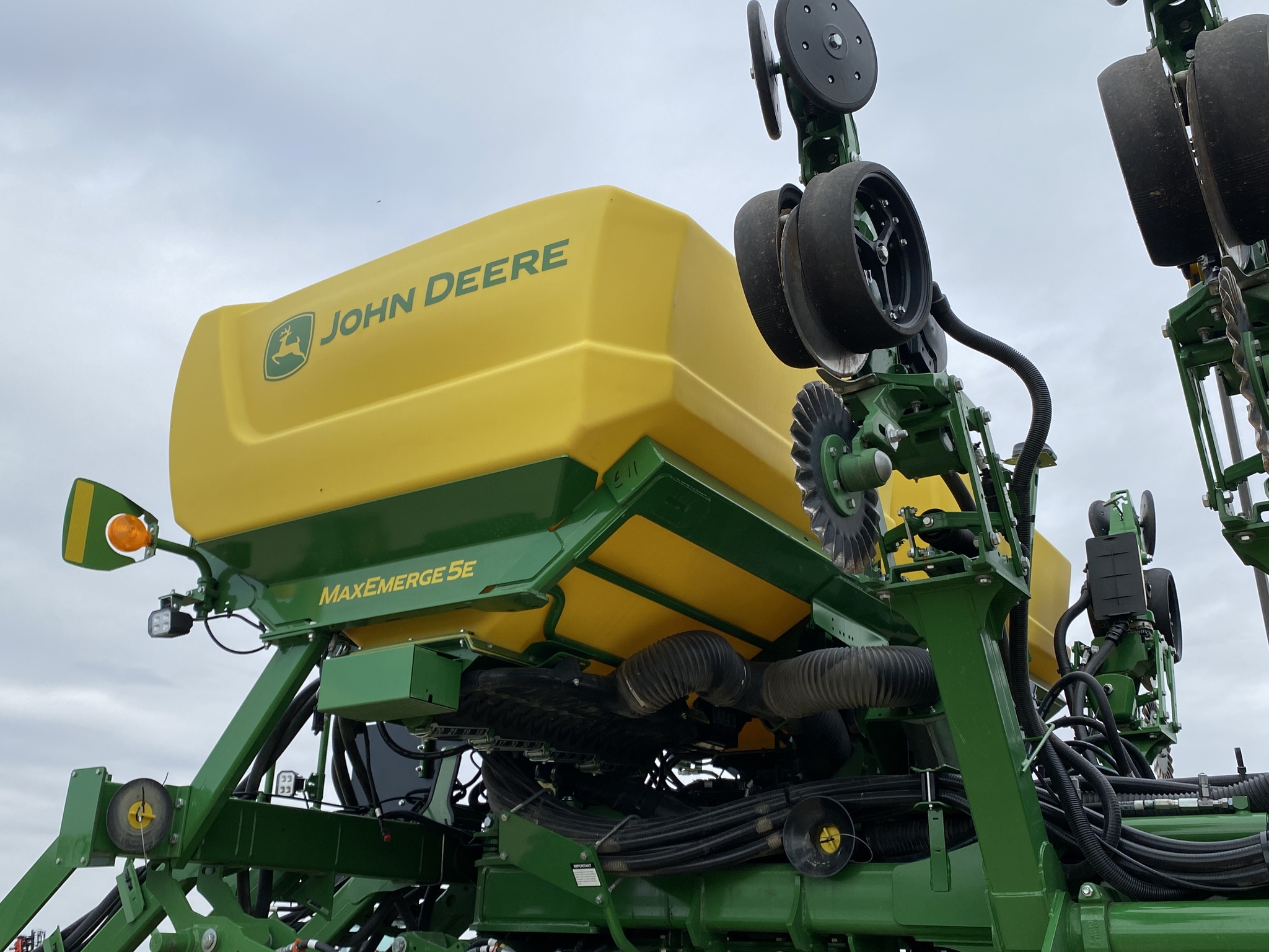 2025 John Deere 1795 Image 8